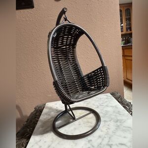 Woven Hanging Basket with Metal Stand - Chocolate Brown